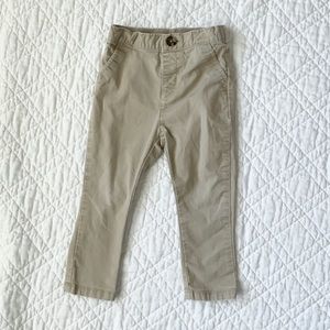 Old Navy Flex Skinny Toddler Chino Pants in Khaki Size 18-24 Months